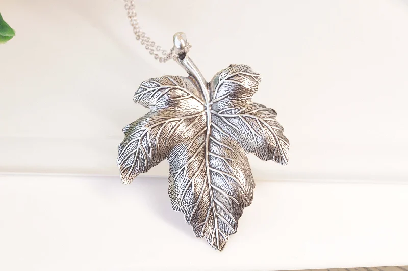 designer name necklaces for women -designer name necklaces for women -Acer Leaf Necklace