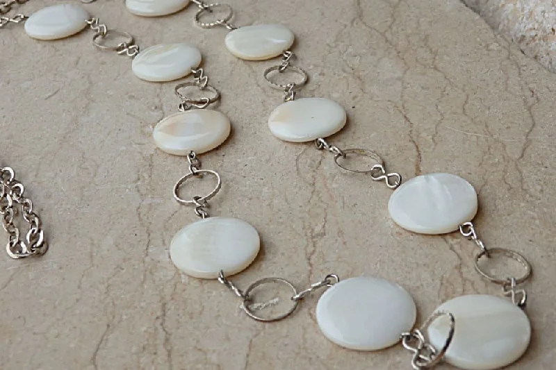 women’s pearl pendants -women’s pearl pendants -White long necklace