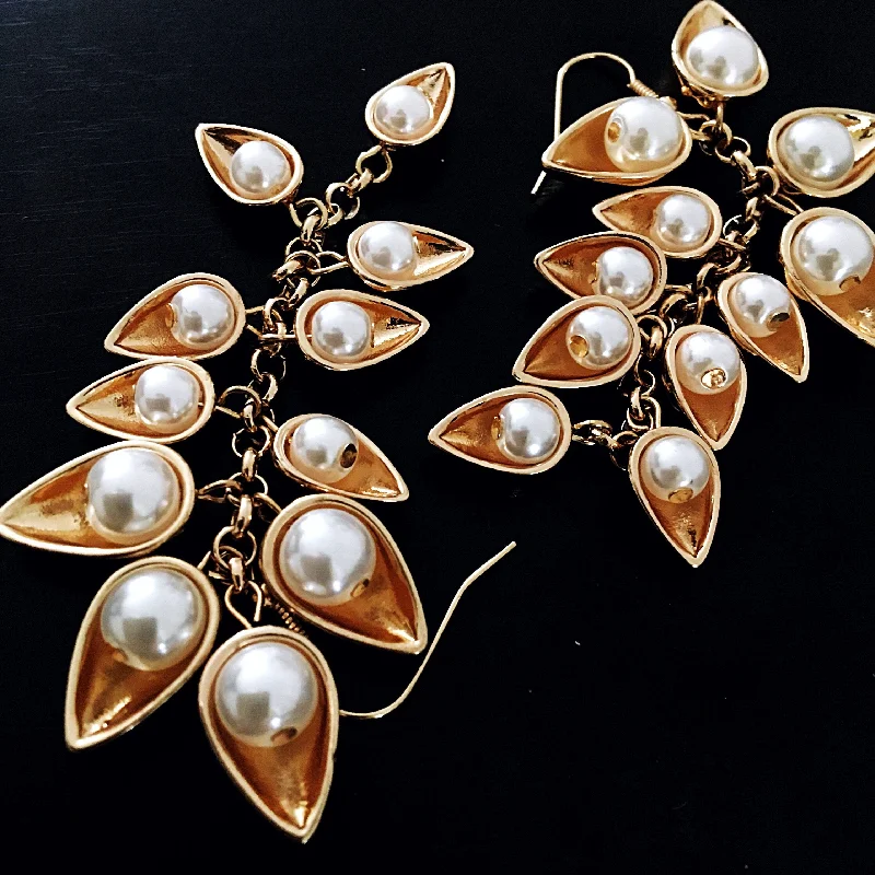 trendy earrings for parties -trendy earrings for parties -PEARL LEAF LONG EARRINGS