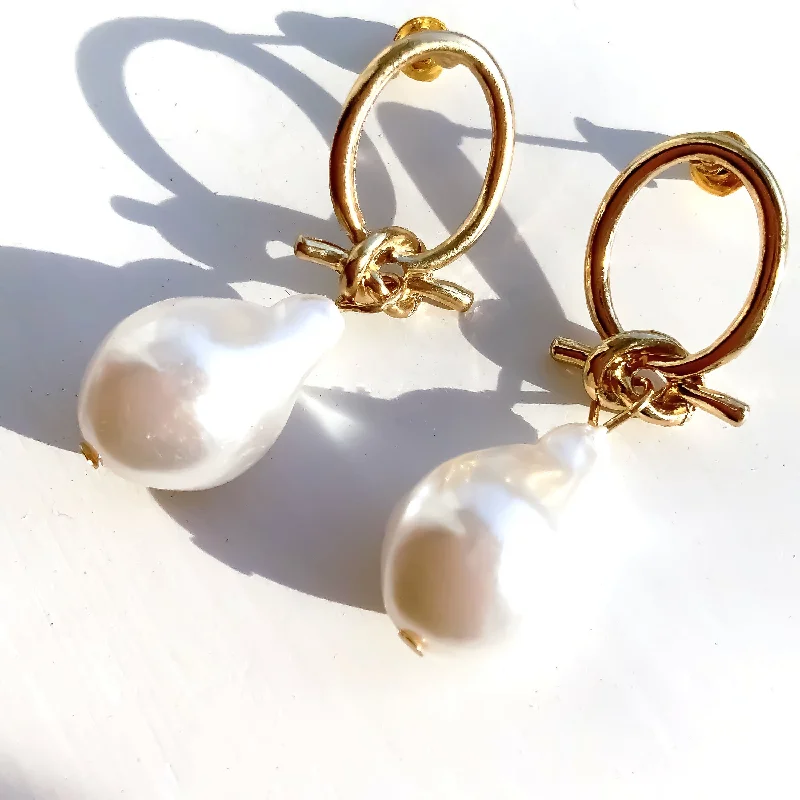 affordable earrings for women -affordable earrings for women -FAUX PEARL DROPLET GOLD LOOP EARRINGS